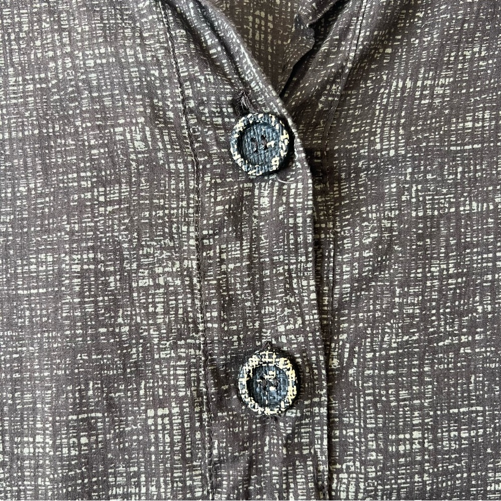 Brown and cream cotton shirt with wooden buttons size 48 (size 16) - Picture 4 of 9